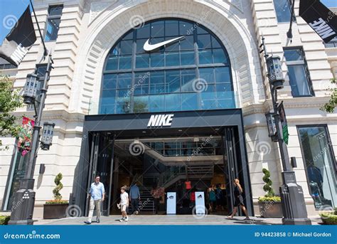 nike store downtown los angeles.